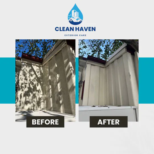 Siding Soft Wash, before and after cleaning by CleanHaven